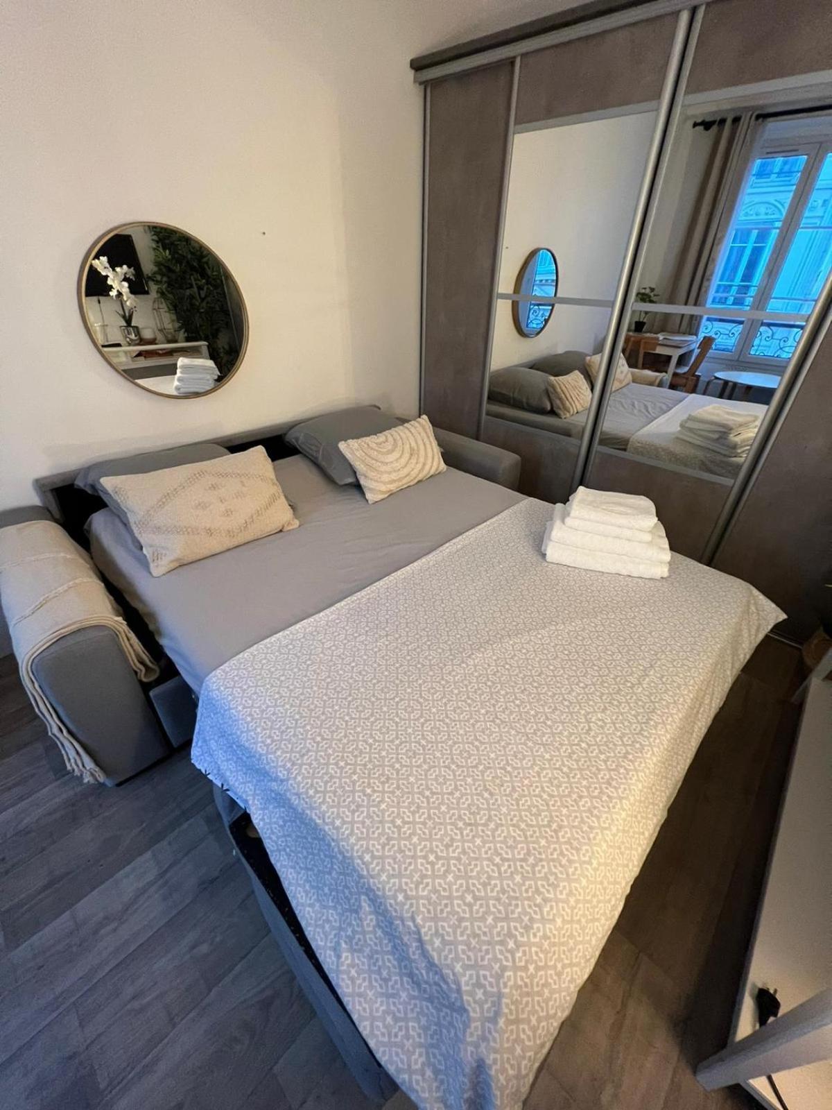 Studio Moderne Au Coeur De Paris Batignolles Kültér fotó