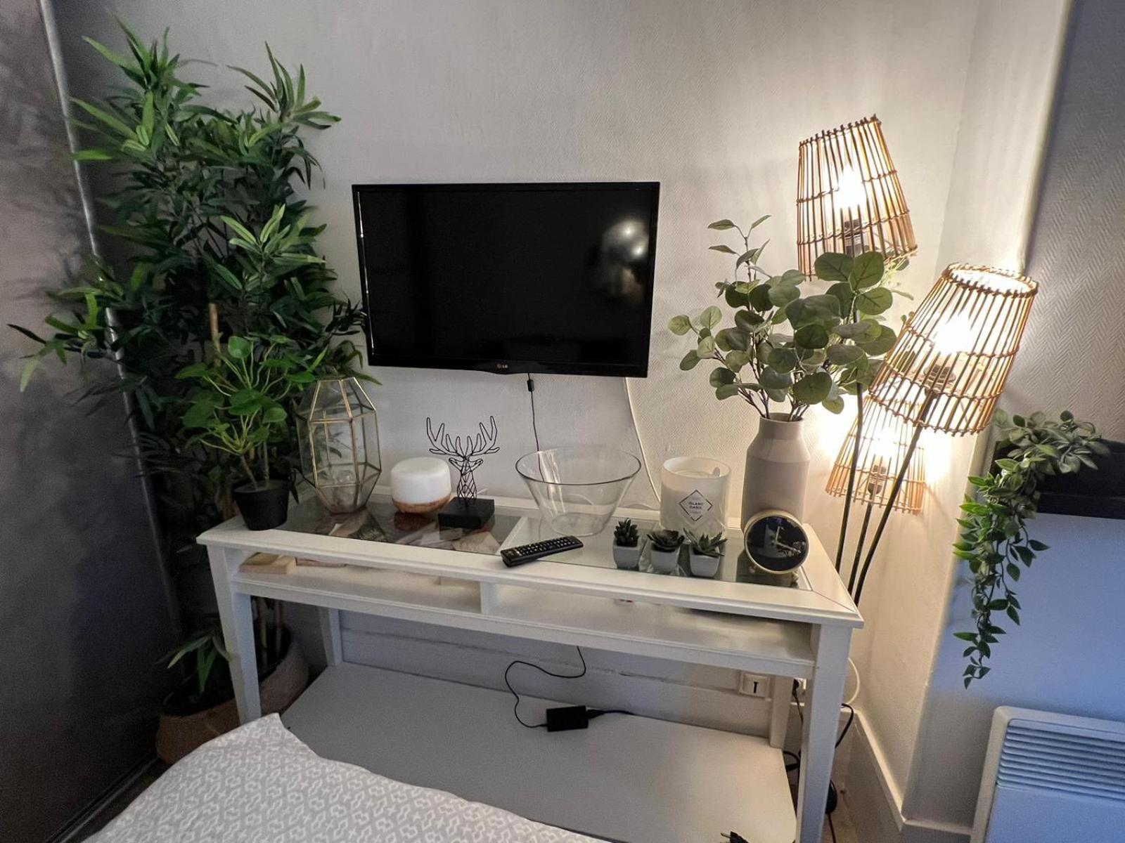 Studio Moderne Au Coeur De Paris Batignolles Kültér fotó
