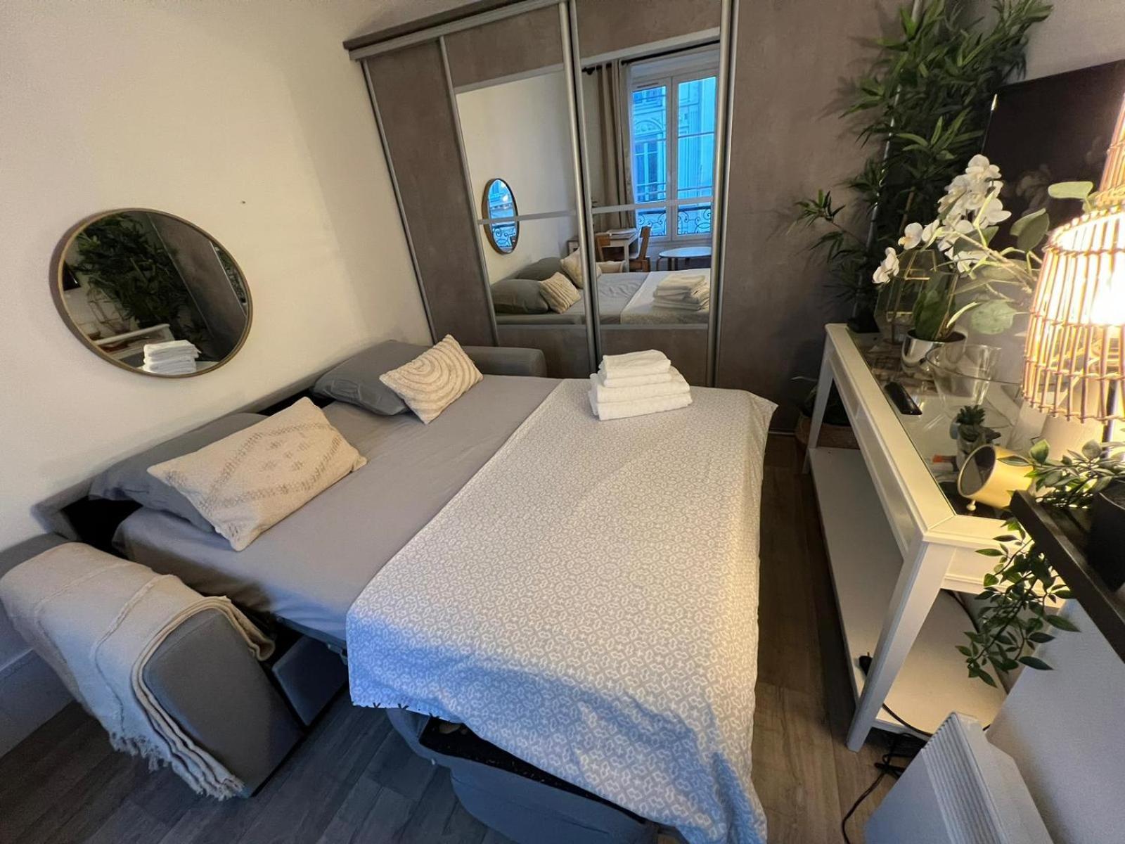 Studio Moderne Au Coeur De Paris Batignolles Kültér fotó